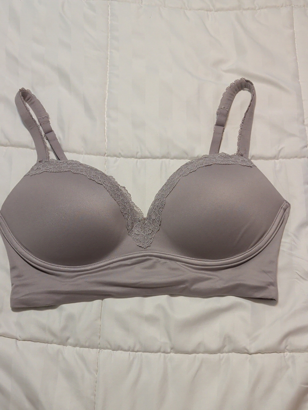 Victoria's Secret Light Taupe Lace-Trim Molded Bra